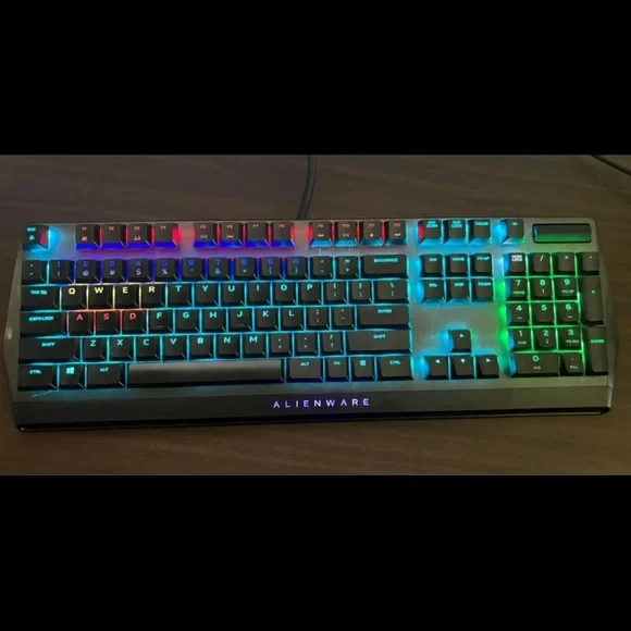 Alienware RGB mechanical Gaming Keyboard and Mouse - Picture 3 of 5